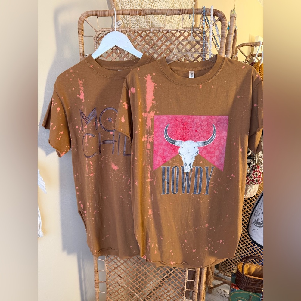 Howdy Graphic Short Sleeve Tee - Brown